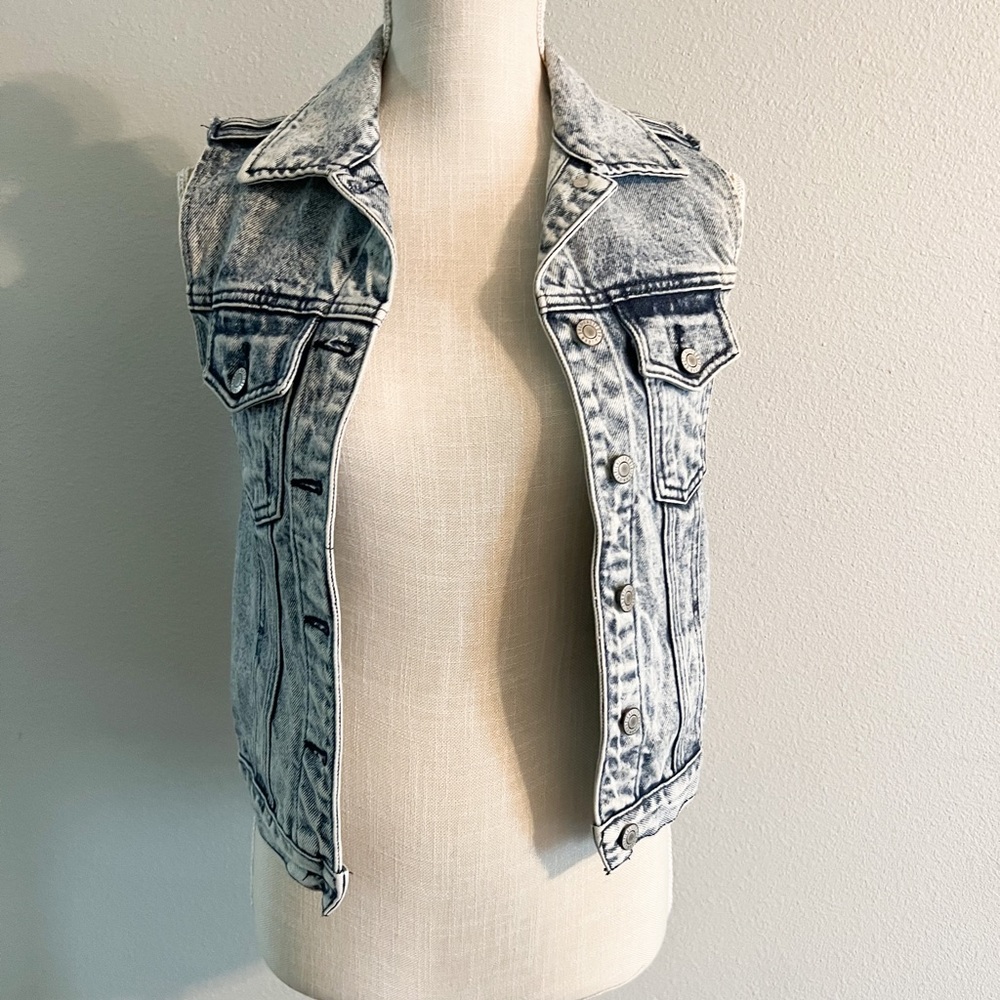 Brandy Melville Acid Wash Denim Vest